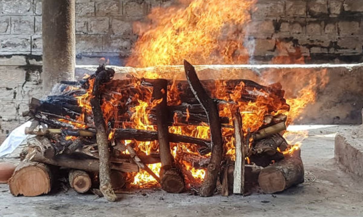 Wooden cremation in