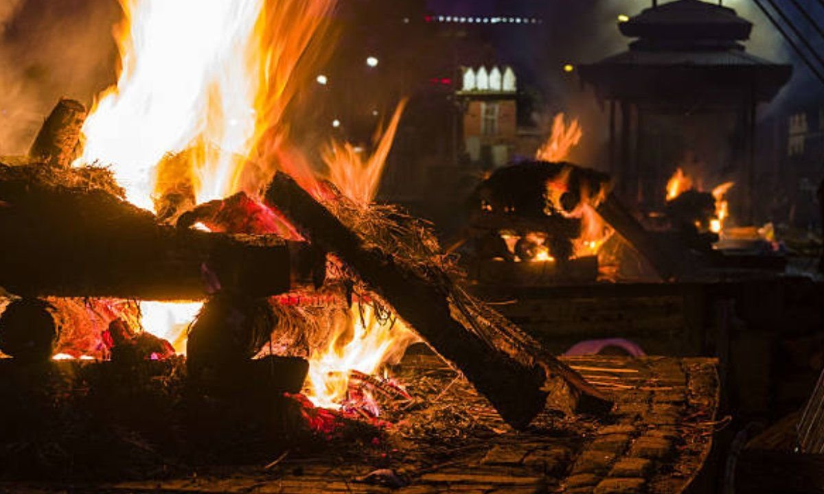 Wooden cremation in medi agrahara